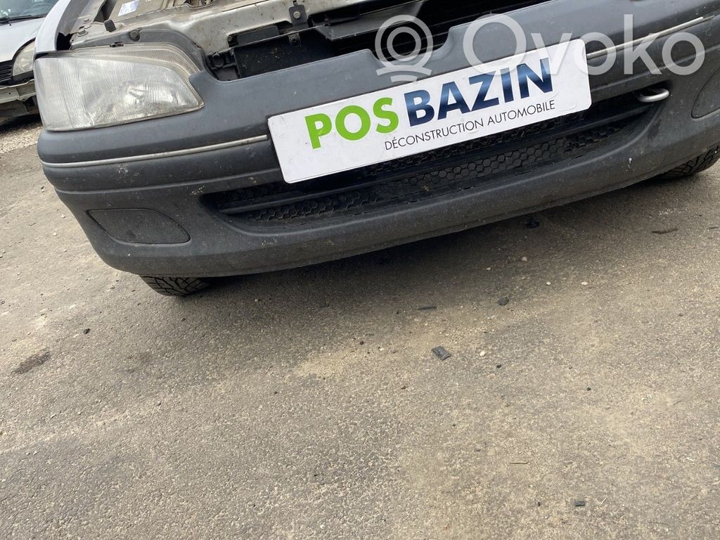 Peugeot 106 Parachoques delantero 