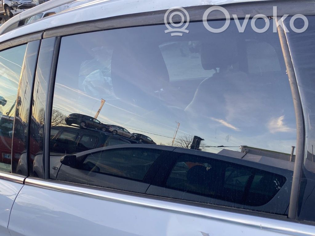 Ford Kuga II Luna de la puerta trasera 