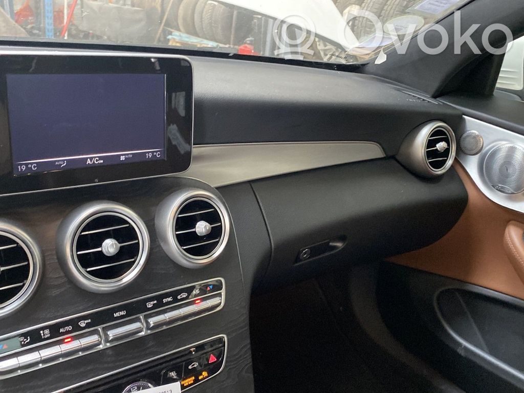 Mercedes-Benz C W205 Nagrzewnica / Komplet 