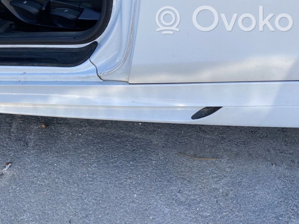 BMW 1 E82 E88 Sill 