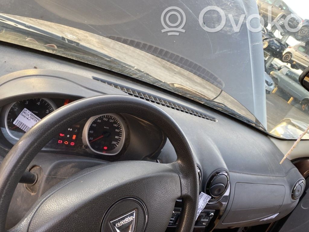 Dacia Duster Etumatkustajan istuin 