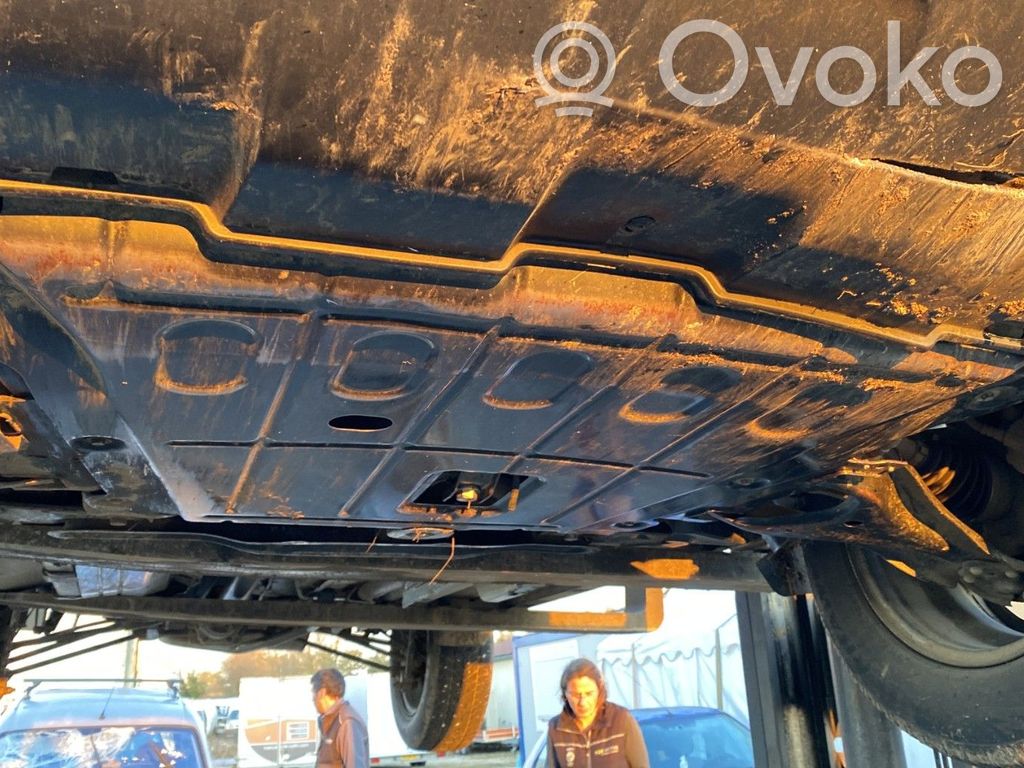 Dacia Duster Engine splash shield/under tray 