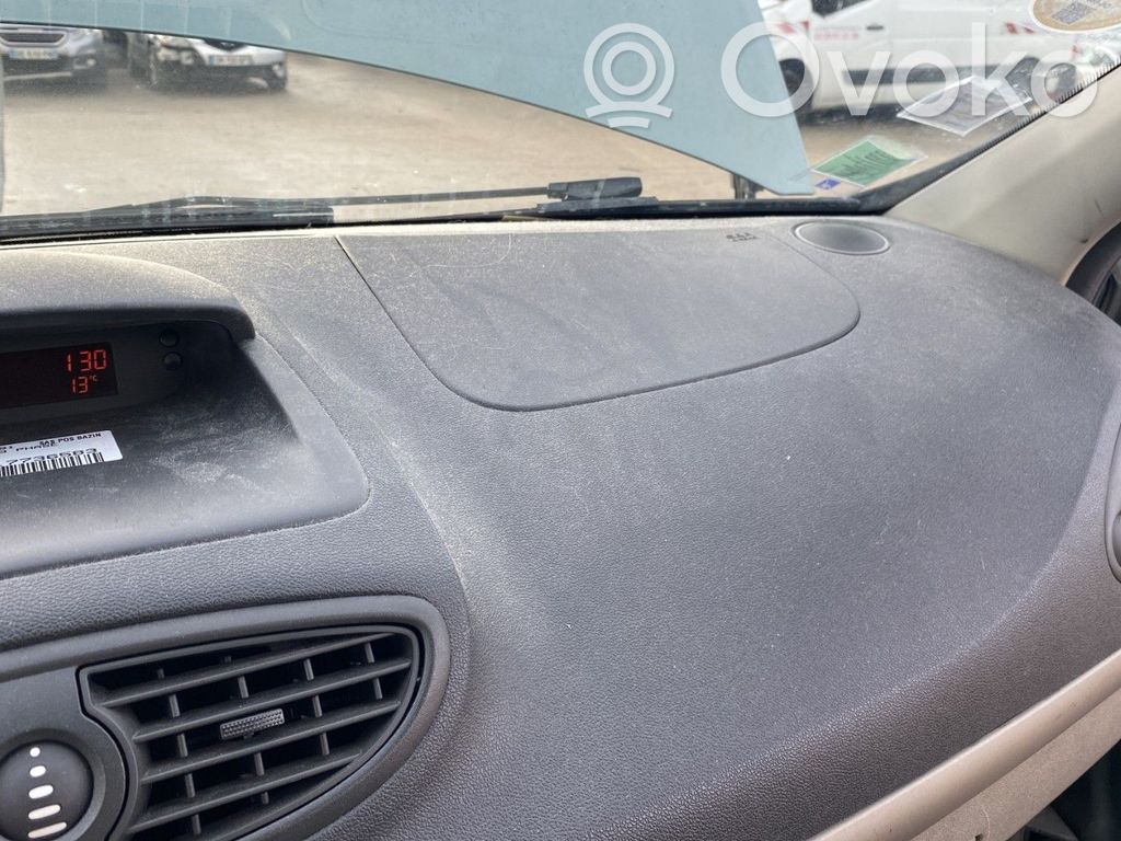 Renault Clio III Panel de instrumentos 