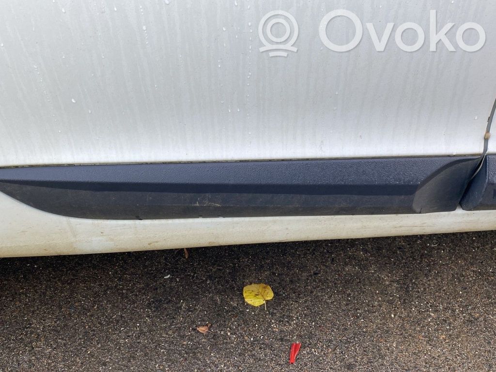 Renault Megane III Listwa drzwi tylnych 