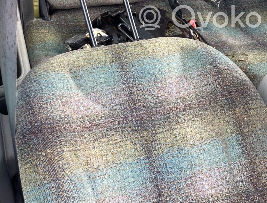 Renault Twingo I Etumatkustajan istuin 