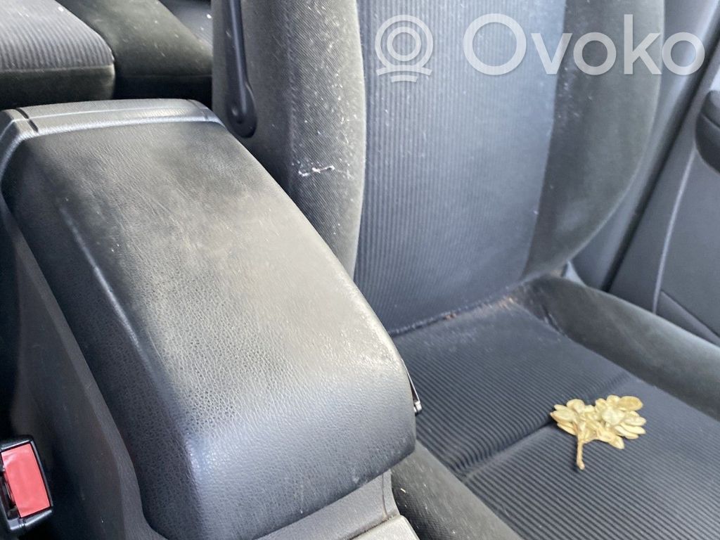 Ford C-MAX I Reposabrazos 
