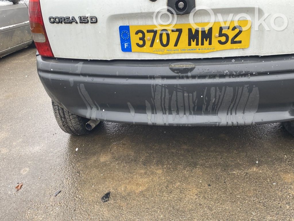Opel Corsa B Bamperis 