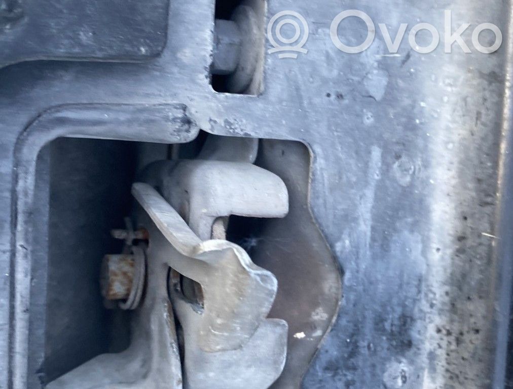 Dacia Duster Serrure de capot 