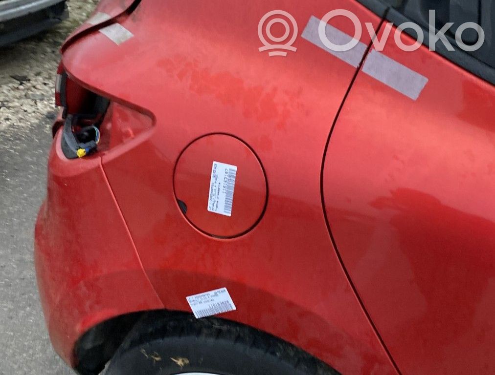 Renault Clio IV Takakulmapaneeli 