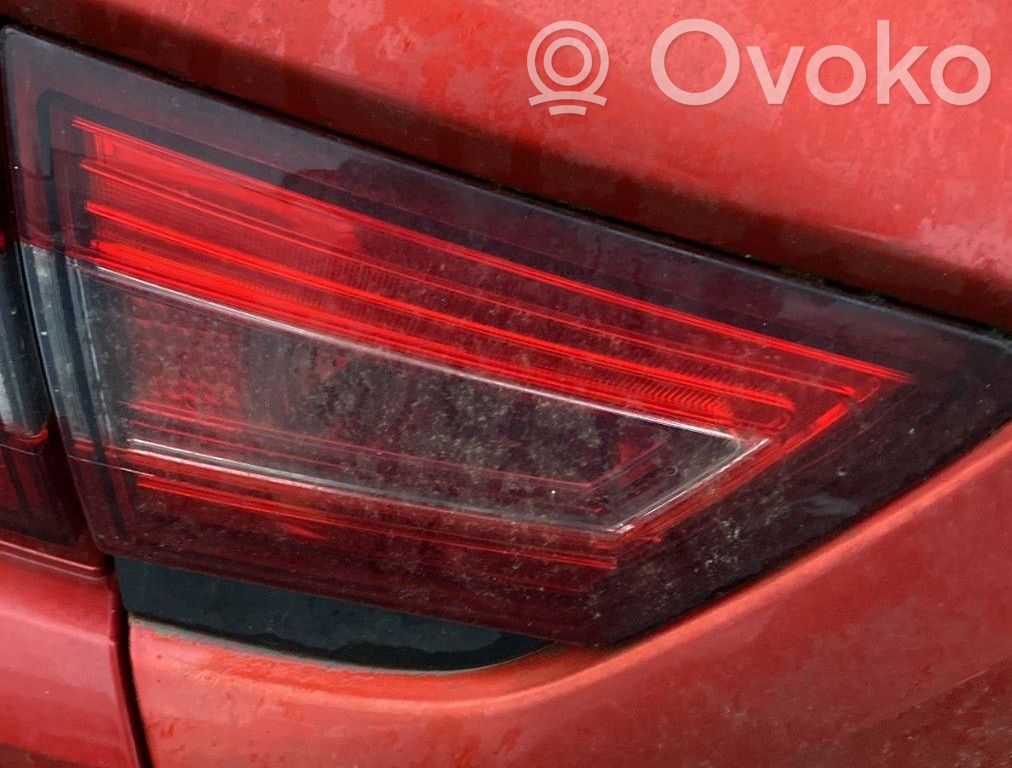 Renault Clio IV Luci posteriori del portellone del bagagliaio