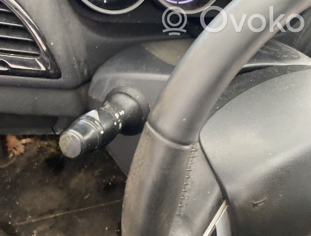 Renault Megane III Ohjauspyörä 