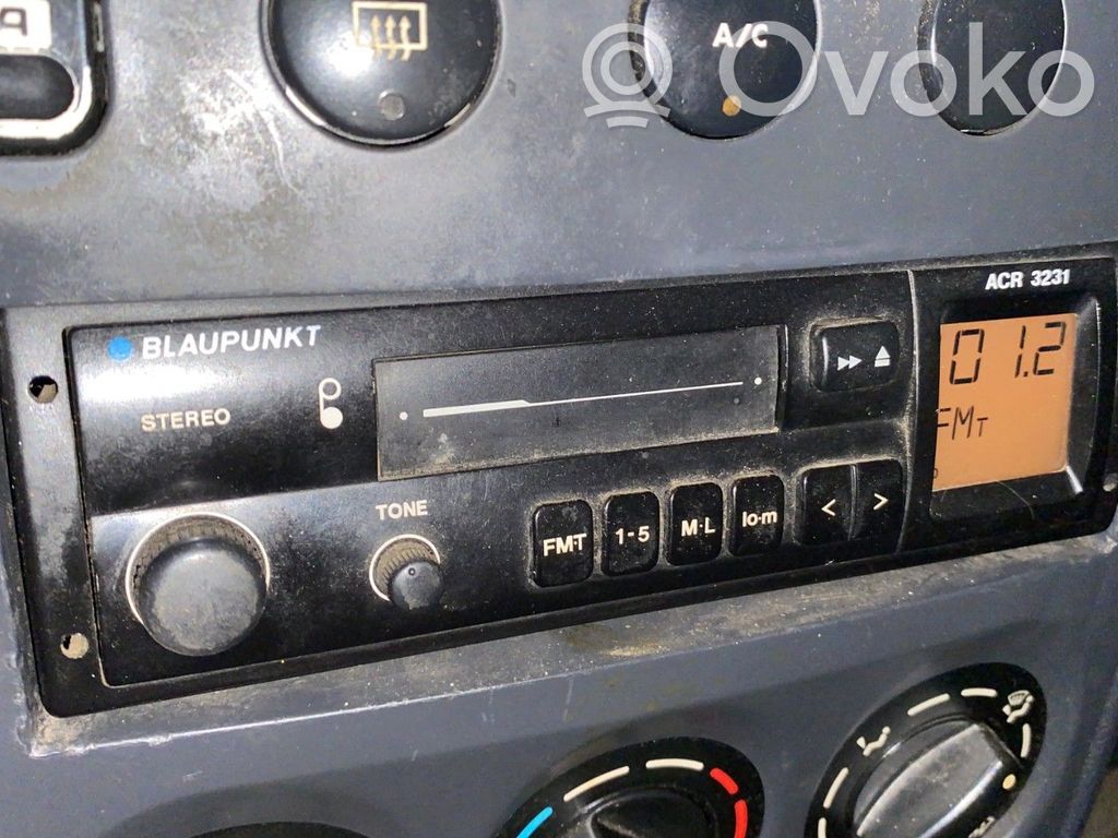 Radio / CD-Player / DVD-Player / Navigation