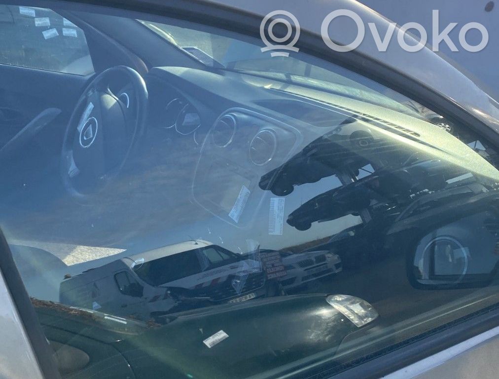 Dacia Logan II Vitre de fenêtre porte avant (4 portes)