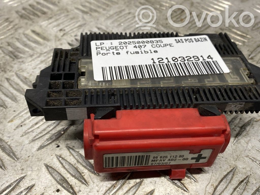 Peugeot 407 Módulo de fusible 
