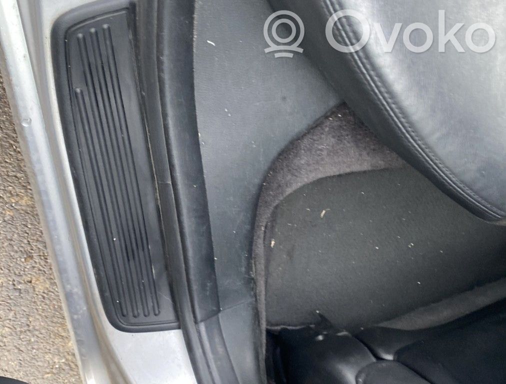 Gumowa uszczelka drzwi tylnych / na karoserii   72825SEA033