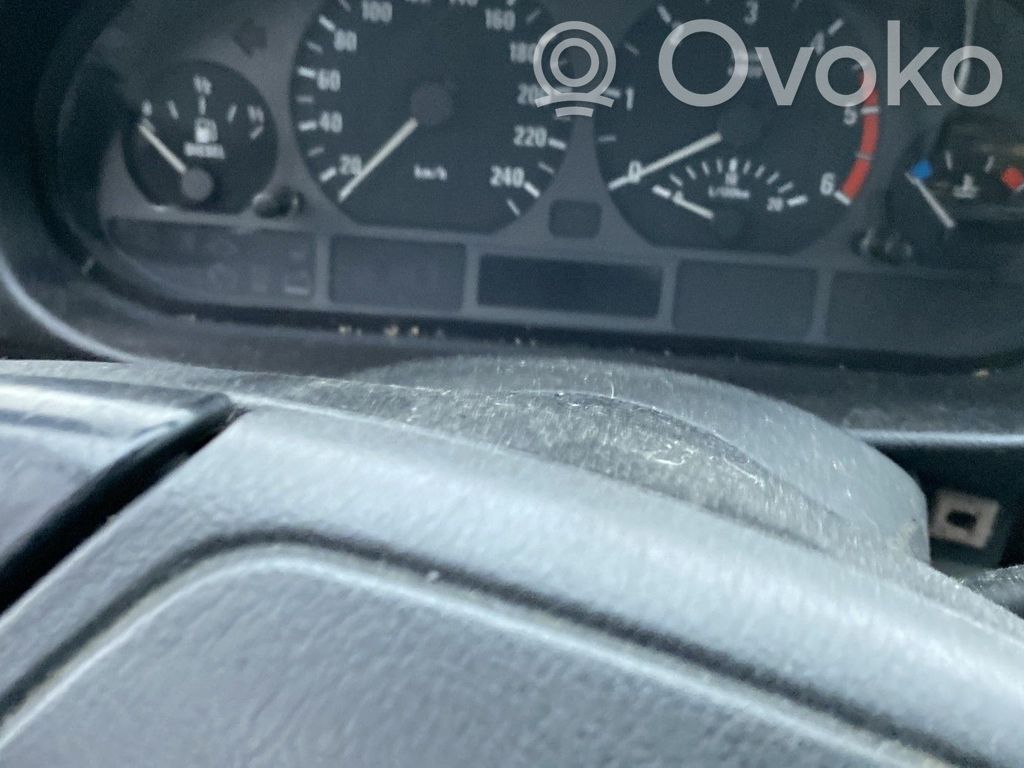 BMW 3 E46 Nopeusmittari (mittaristo) 