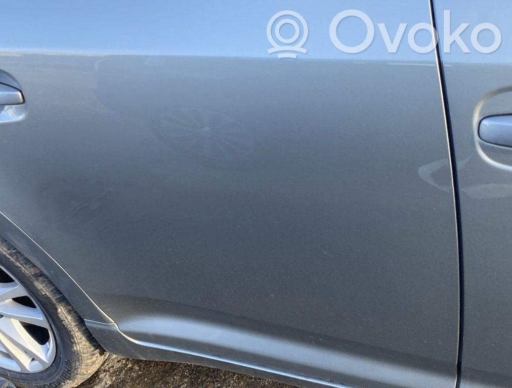 Toyota Avensis T270 Puerta trasera