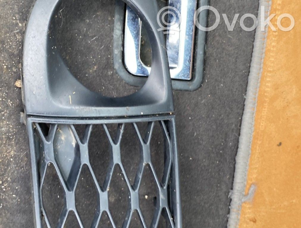 Audi A6 Allroad C5 Grilă/ornament proiector ceață față 