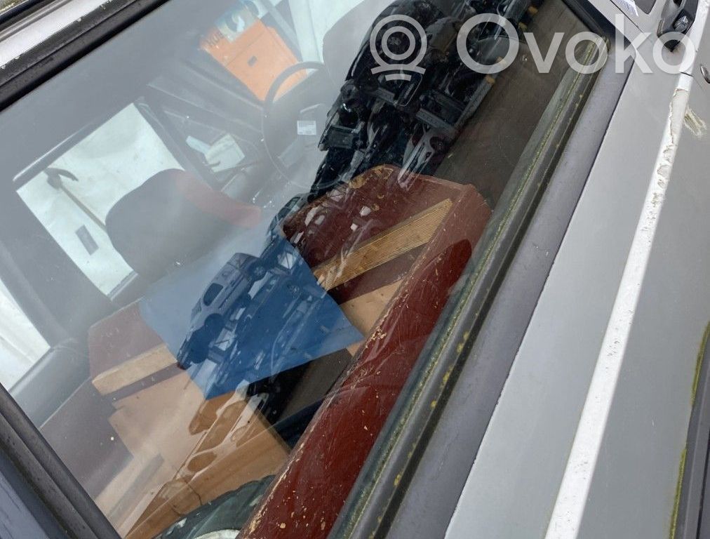 Rear side window