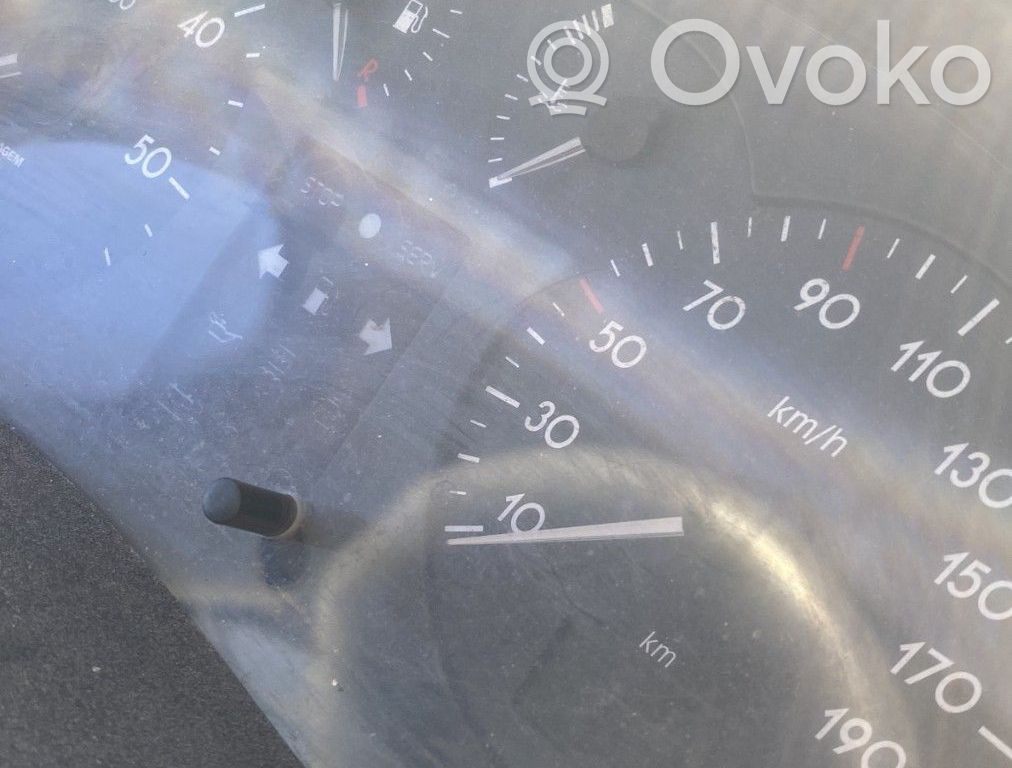 Renault Master II Geschwindigkeitsmesser Cockpit 