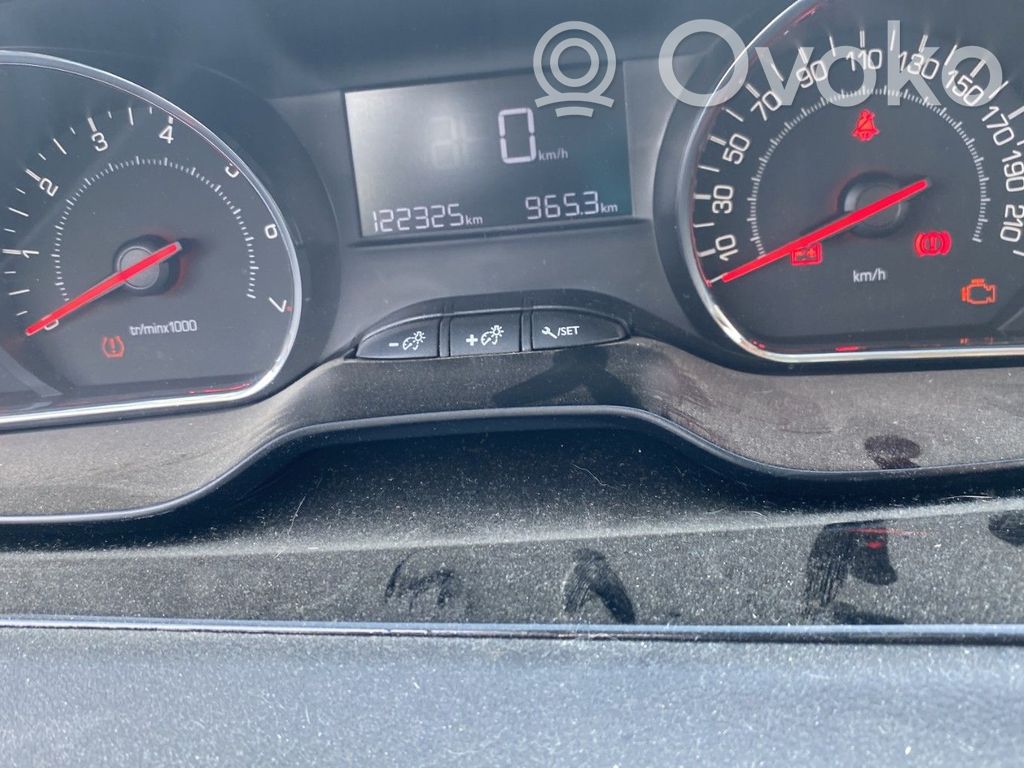 Peugeot 208 I Vitezometru (grup de instrumente) 