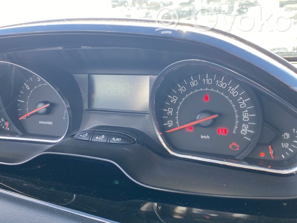 Peugeot 208 I Vitezometru (grup de instrumente) 