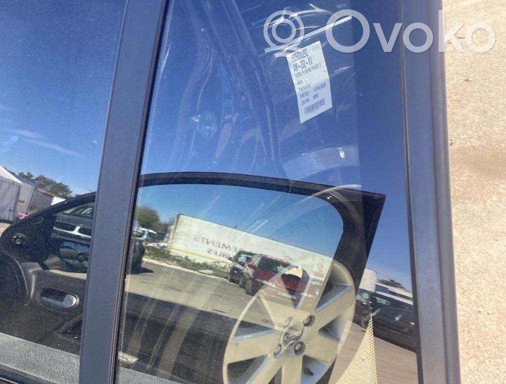 Ford Fusion Ventanilla de ventilación de la puerta trasera 