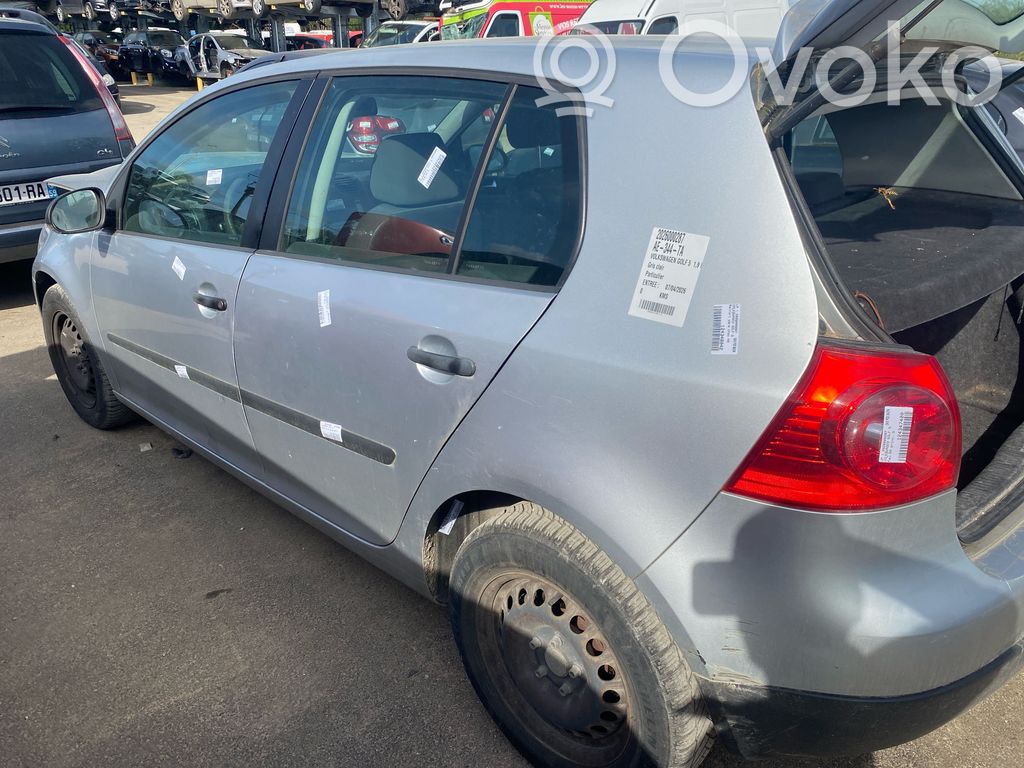 Panel lateral trasero   1K4809843B