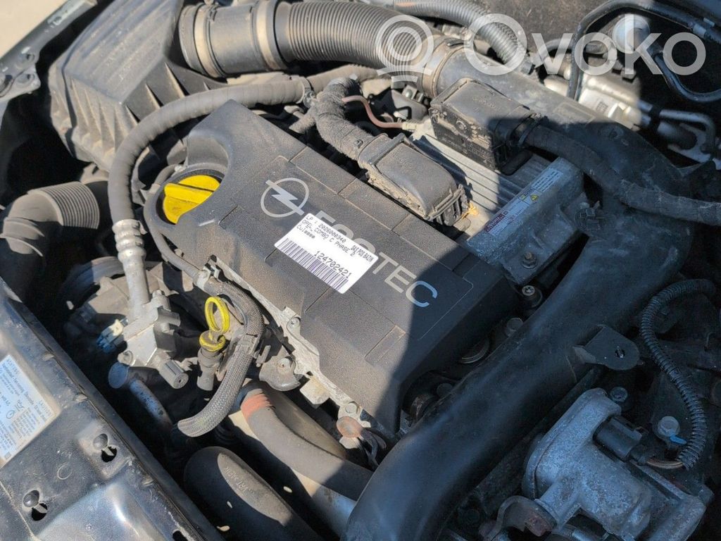 Opel Combo C Inyector de combustible 