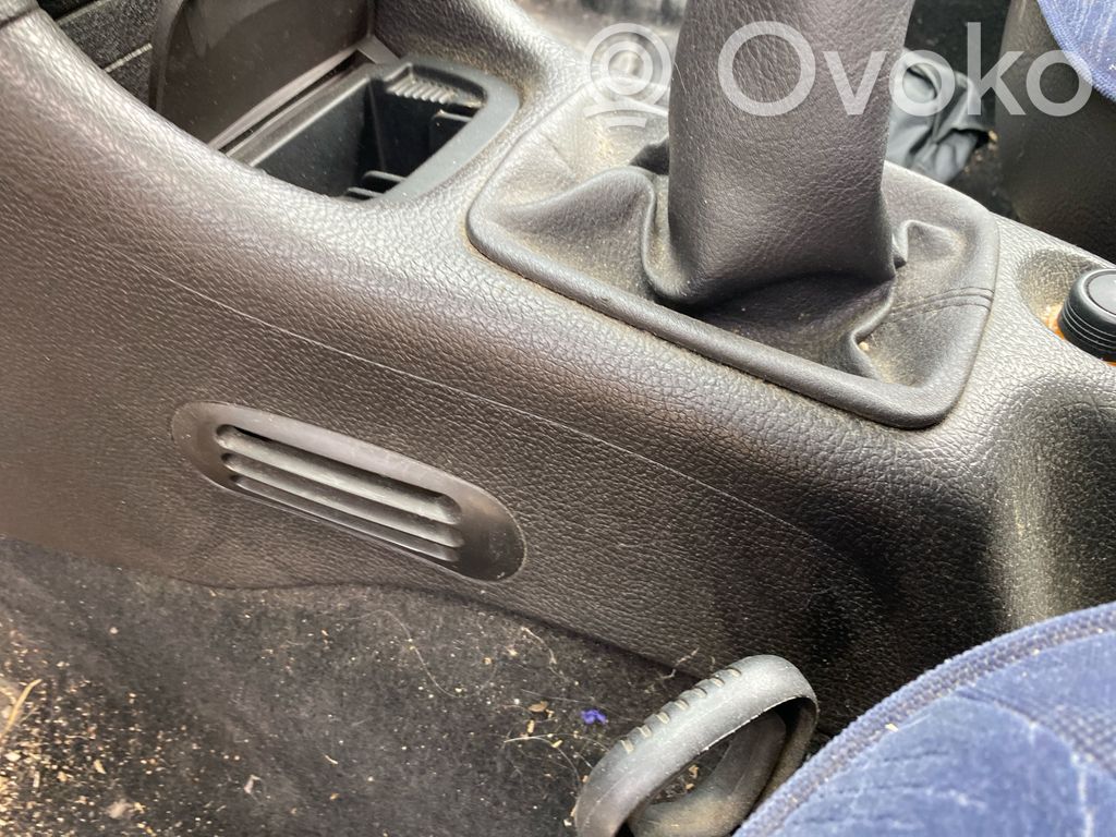 Peugeot 206 Consola central 