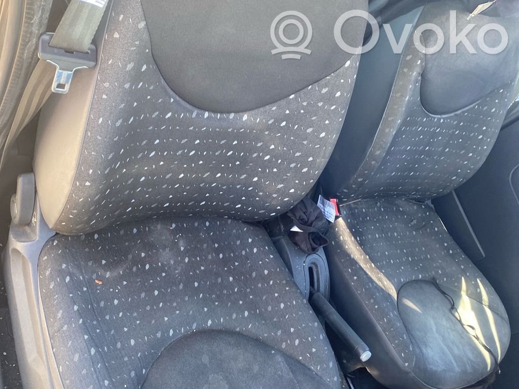Citroen C2 Etumatkustajan istuin 
