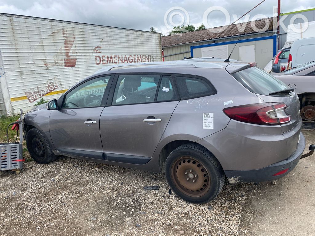 Renault Megane III Poprzeczka zderzaka tylnego 