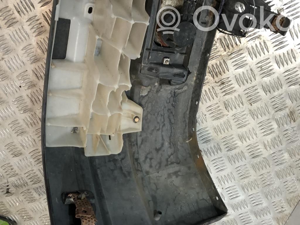 Renault Clio I Parachoques delantero 