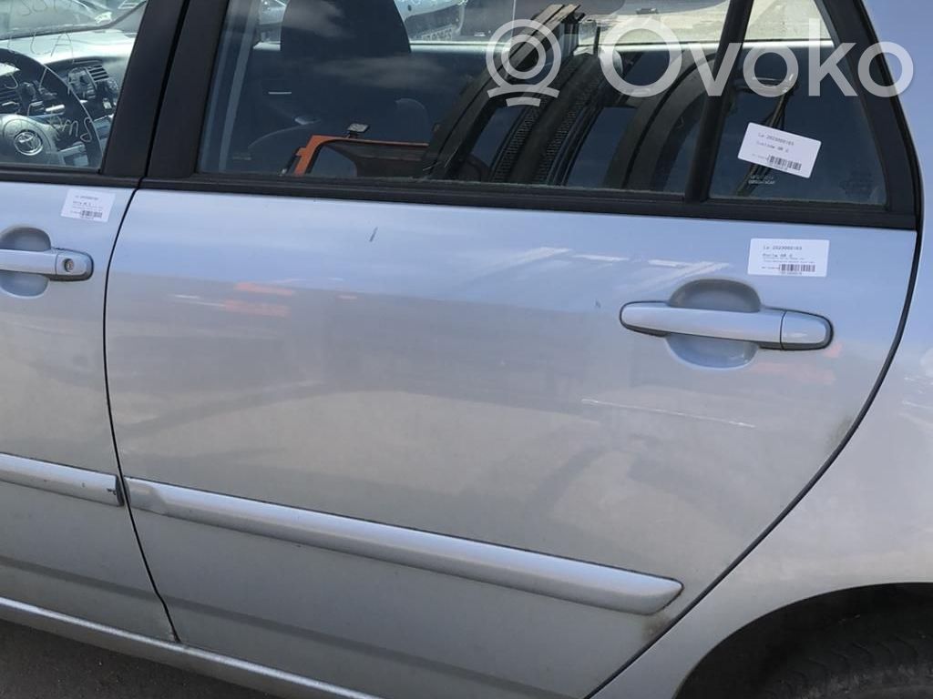 Toyota Corolla E120 E130 Galinės durys 