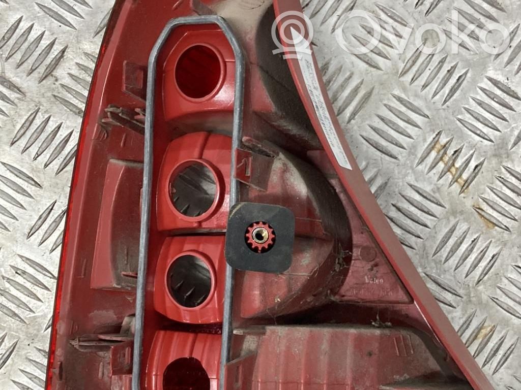 Renault Clio II Feux arrière / postérieurs 