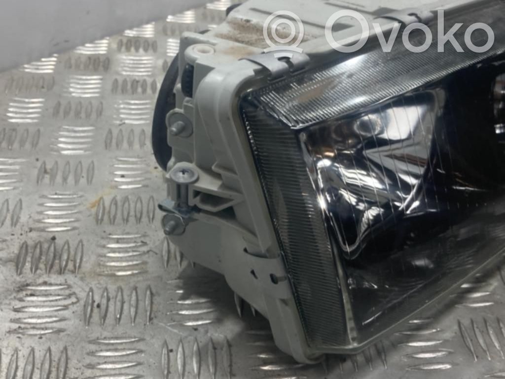 Volvo S40, V40 Lampa przednia 