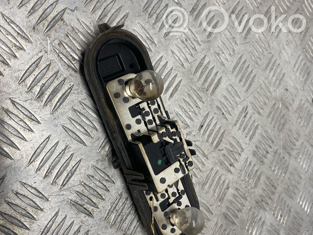 Peugeot 5008 Porte ampoule de feu arrière