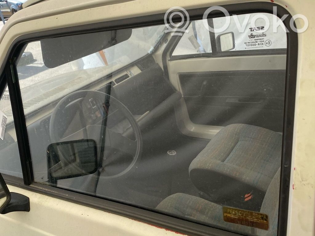 Seat Marbella Vetro del finestrino della portiera anteriore - quattro porte 