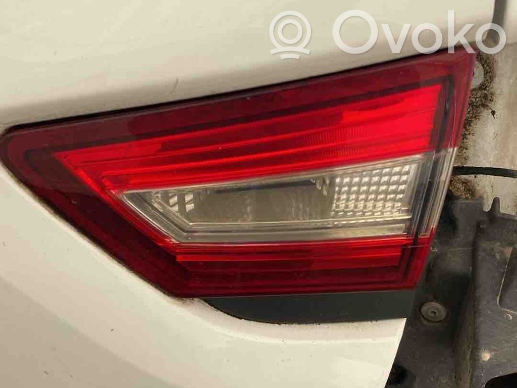 Renault Clio IV Luci posteriori del portellone del bagagliaio