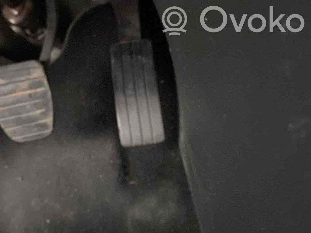 Gaspedal   180029347R
