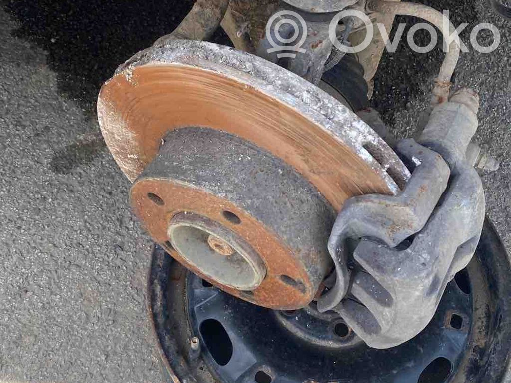 Nissan Interstar Mangueta de dirección de rueda delantera 