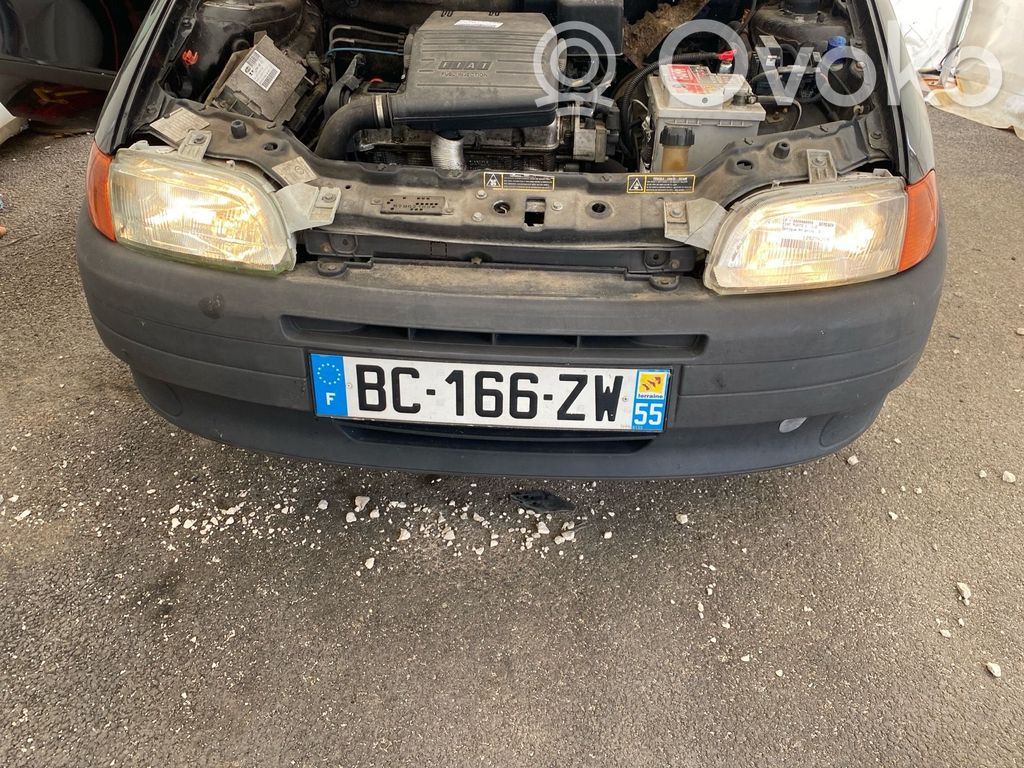 Fiat Punto (176) Pare-choc avant