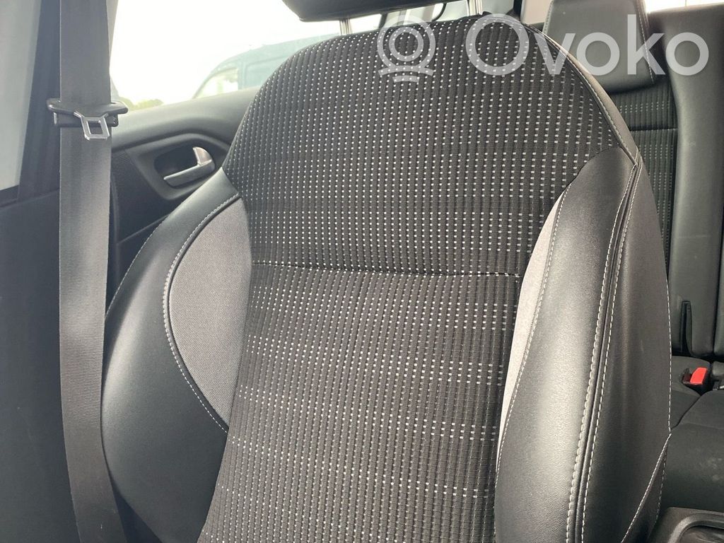 Peugeot 2008 I Etumatkustajan istuin 