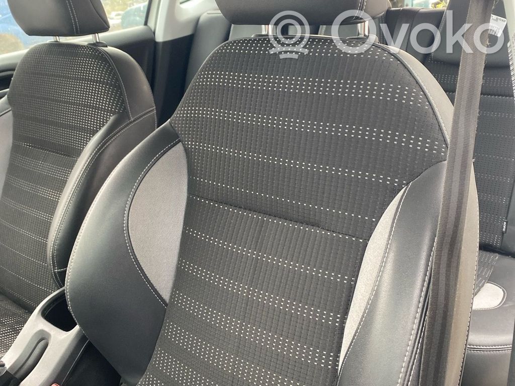 Peugeot 2008 I Sedile anteriore del conducente 