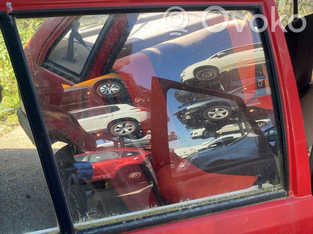 Opel Corsa A Luna de la puerta trasera 