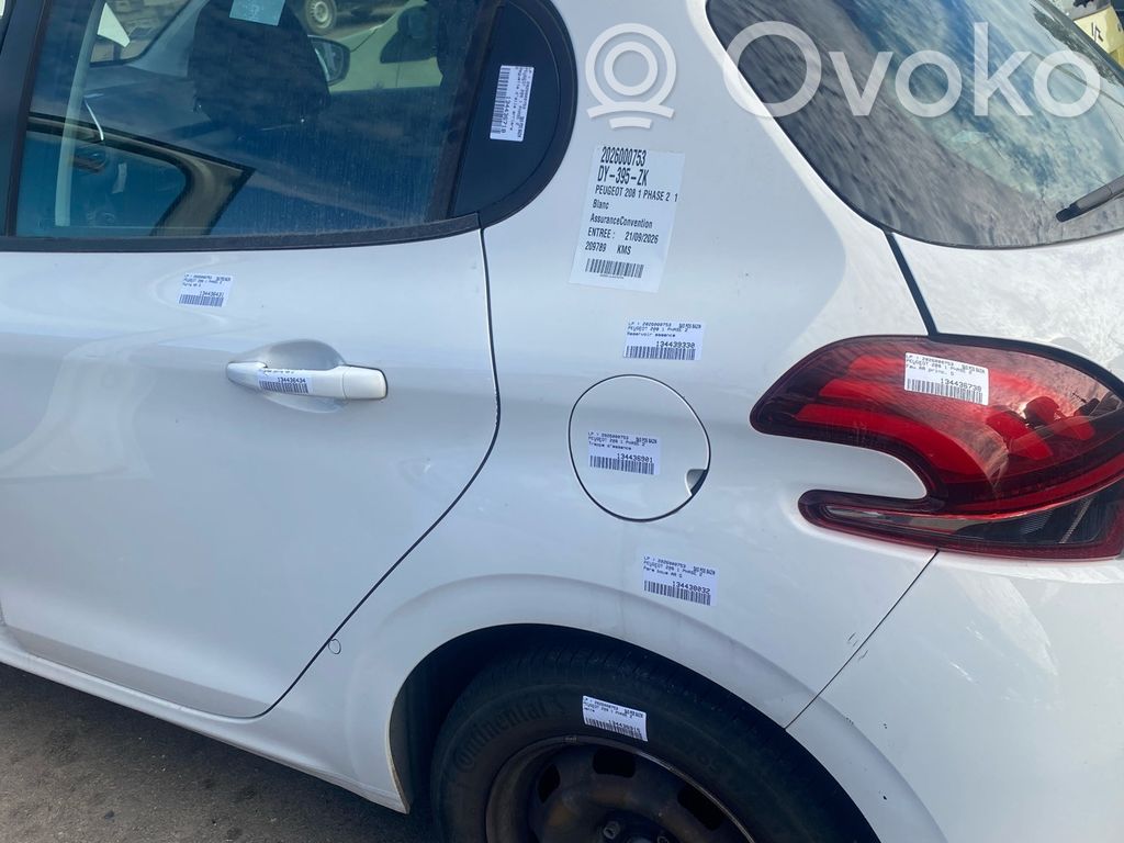 Peugeot 208 I Panel lateral trasero 