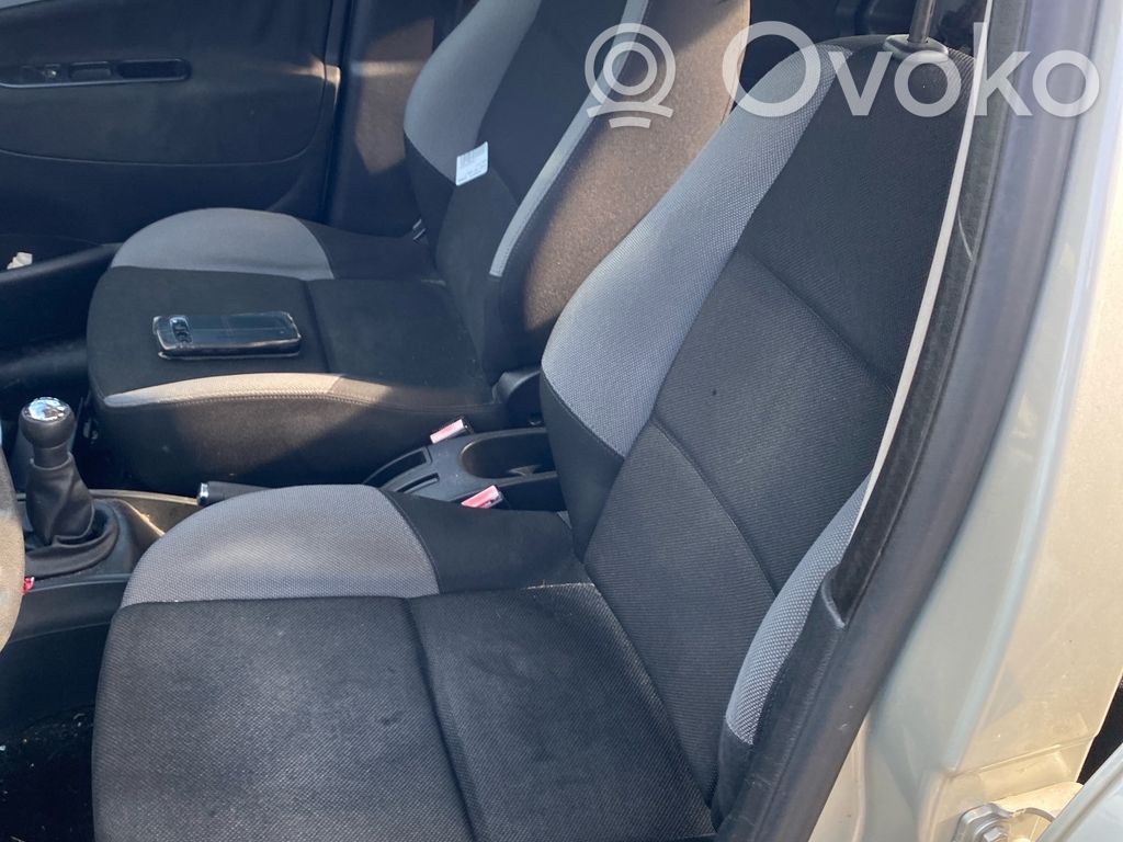 Peugeot 207 Priekšējais vadītāja sēdeklis