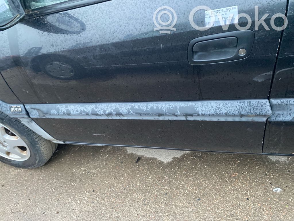 Opel Zafira A Etuoven lista (muoto)