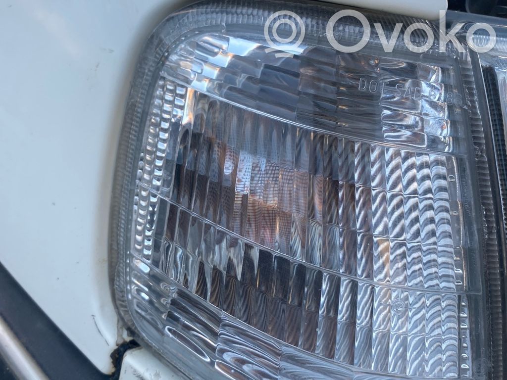 Peugeot 405 Semnalizator bară față 