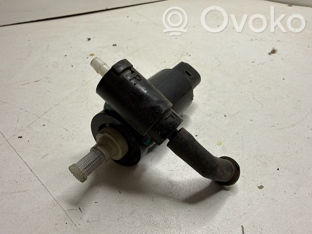 Dodge Durango Windscreen/windshield washer pump 